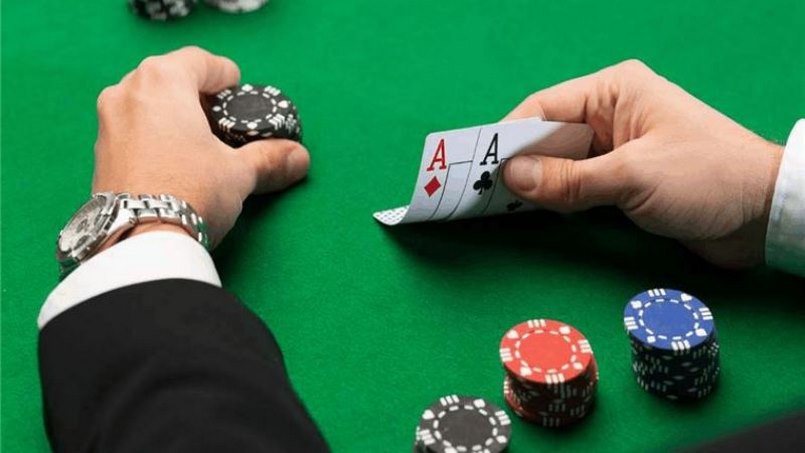 Phải hiểu bluff trong poker là gì mới chơi thắng được